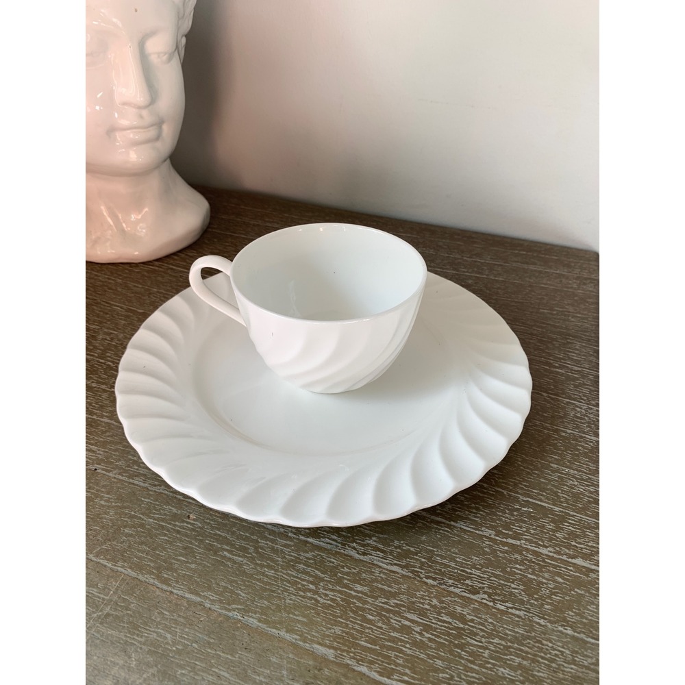 Nikko White Elegance Fine Bone China Tea Cup and Saucer Set Swirl Japan White